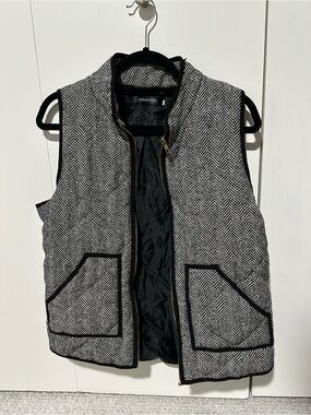 Merokeety Black and White Herringbone Quilted Puffer Vest